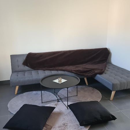 Ferienwohnung Jolie F1 Neuf Et Fonctionnel Argenteuil Exterior foto